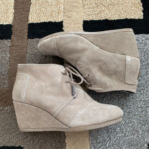 TOMS Wedge Booties (Taupe)- size Women’s 6.5